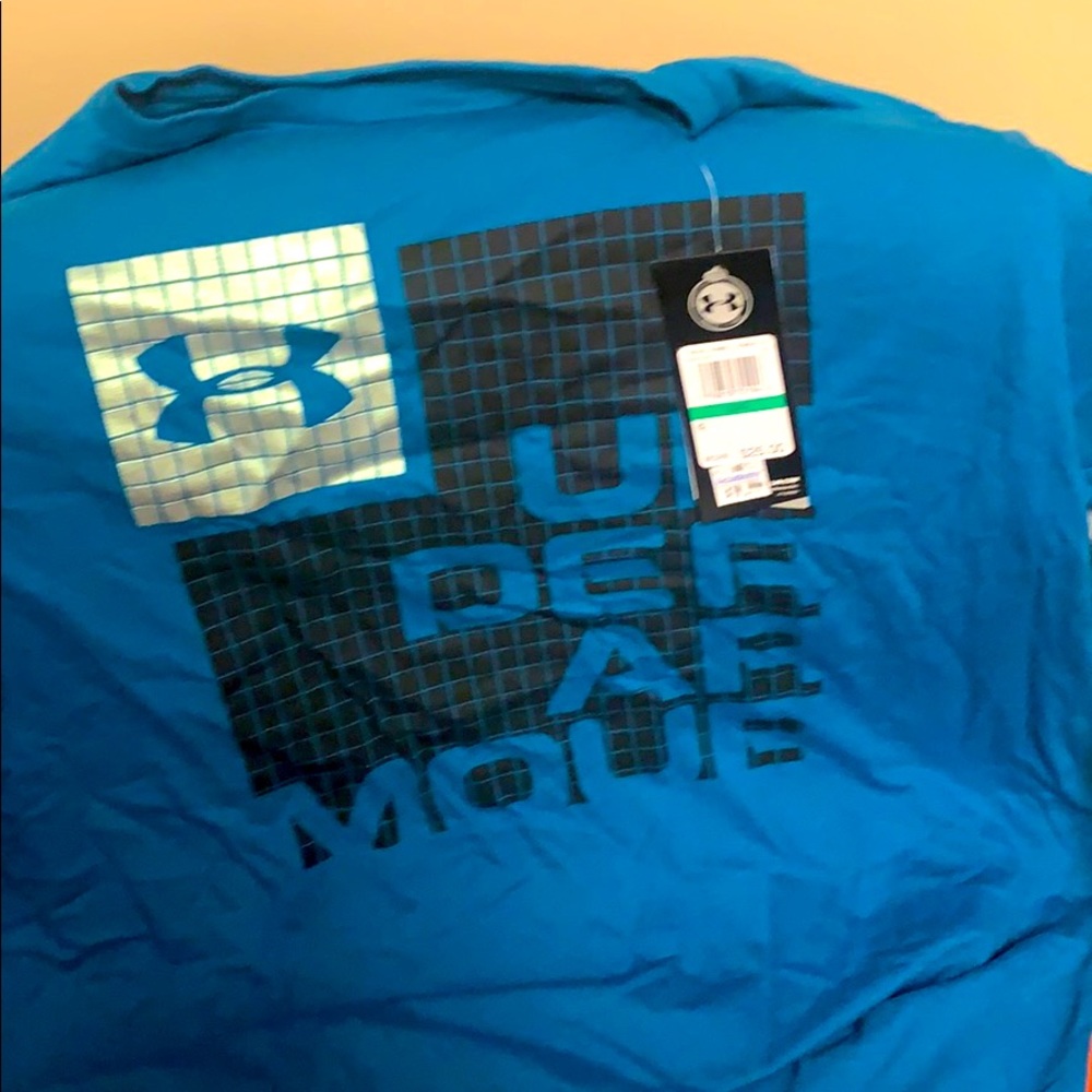 Under Armour Men’s tshirt